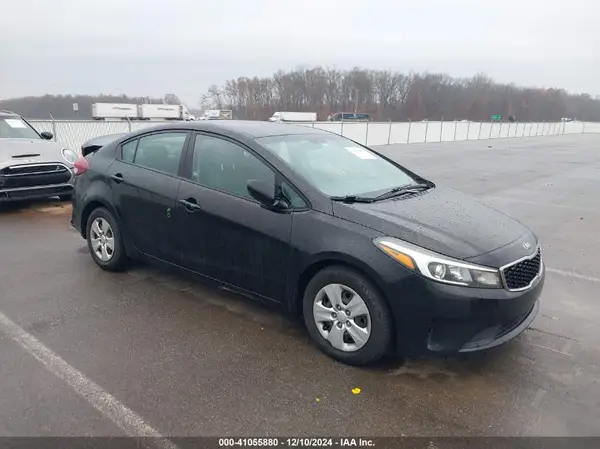 3KPFK4A71HE047550 2017 KIA FORTE - Image 1