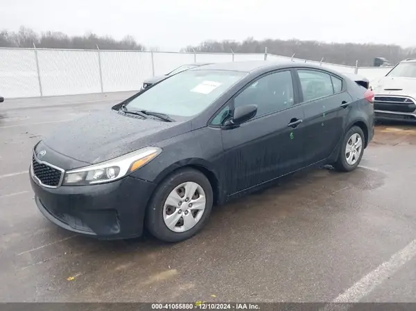 3KPFK4A71HE047550 2017 KIA FORTE - Image 2