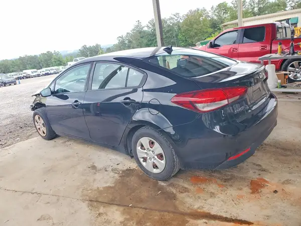 3KPFK4A71HE047581 2017 KIA FORTE - Image 2