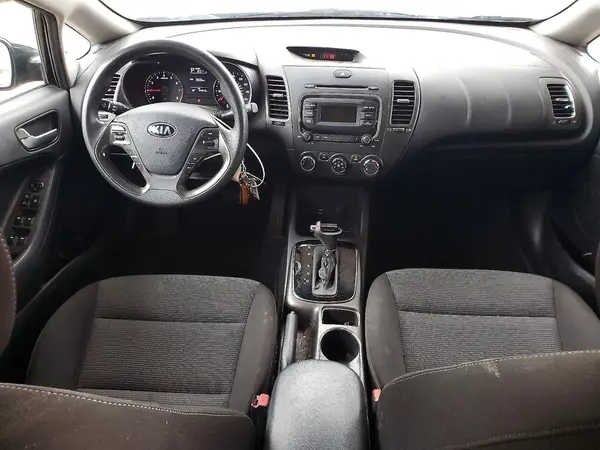 3KPFK4A71HE047581 2017 KIA FORTE - Image 8