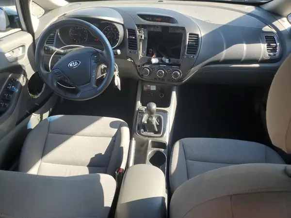 3KPFK4A71HE048357 2017 KIA FORTE - Image 8