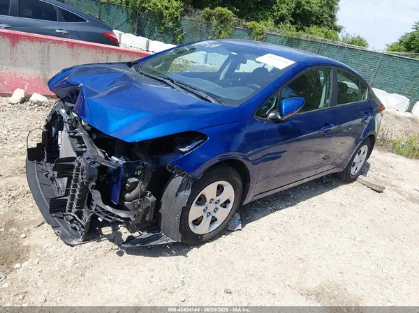 3KPFK4A71HE048424 2017 KIA FORTE - Image 2
