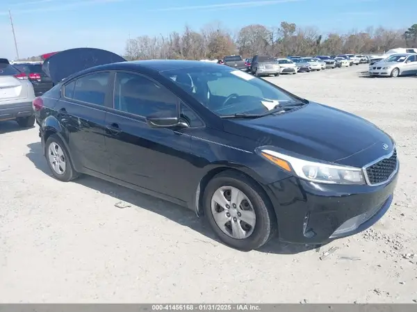 3KPFK4A71HE050075 2017 KIA FORTE - Image 1