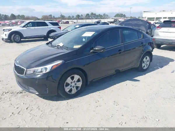 3KPFK4A71HE050075 2017 KIA FORTE - Image 2