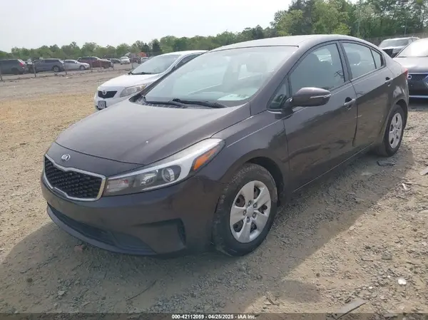 3KPFK4A71HE050187 2017 KIA FORTE - Image 2