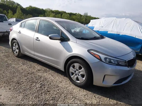 3KPFK4A71HE051551 2017 KIA FORTE - Image 1