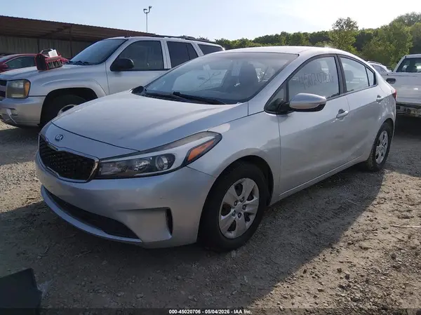 3KPFK4A71HE051551 2017 KIA FORTE - Image 2