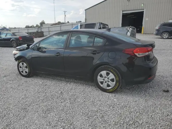 3KPFK4A71HE052134 2017 KIA FORTE - Image 2