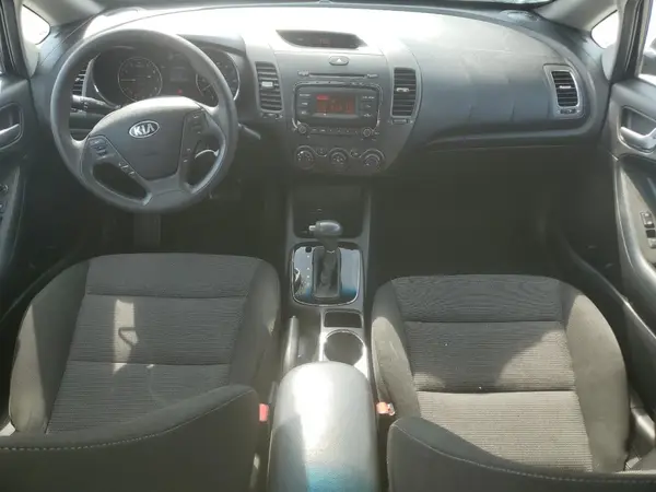 3KPFK4A71HE052134 2017 KIA FORTE - Image 8