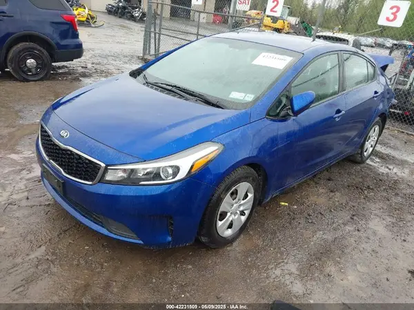 3KPFK4A71HE052215 2017 KIA FORTE - Image 2