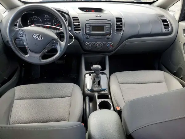 3KPFK4A71HE053638 2017 KIA FORTE - Image 8