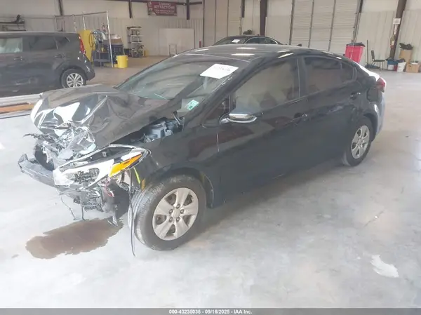 3KPFK4A71HE054661 2017 KIA FORTE - Image 2