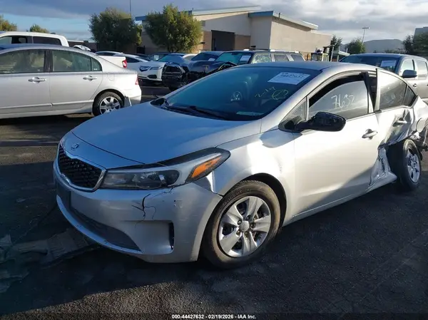3KPFK4A71HE054966 2017 KIA FORTE - Image 2
