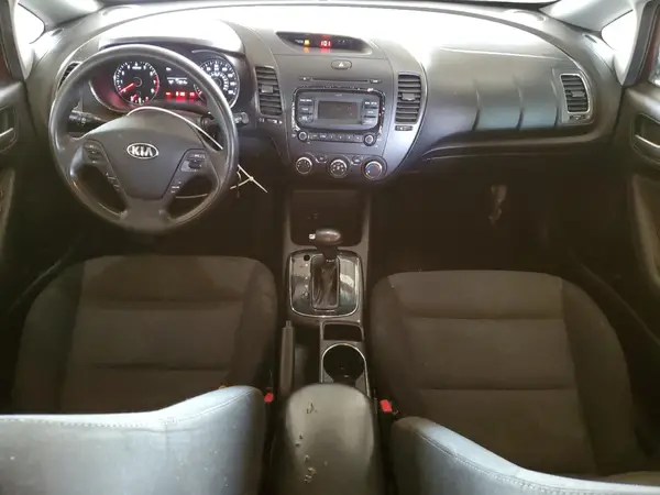 3KPFK4A71HE055194 2017 KIA FORTE - Image 8