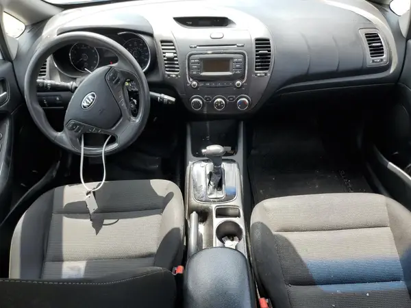 3KPFK4A71HE055793 2017 KIA FORTE - Image 8