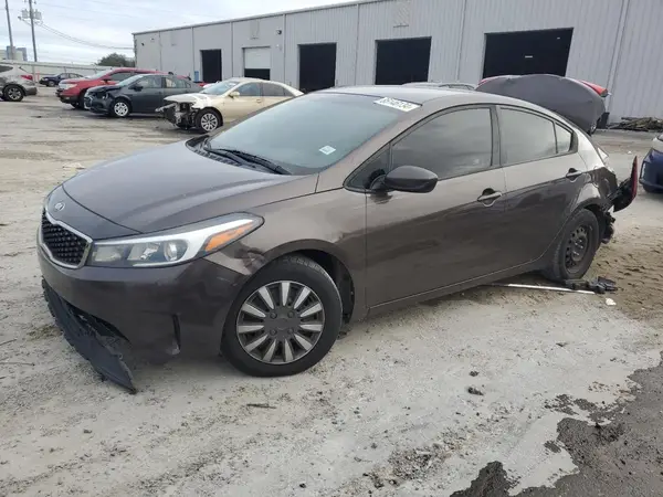 3KPFK4A71HE055910 2017 KIA FORTE - Image 1
