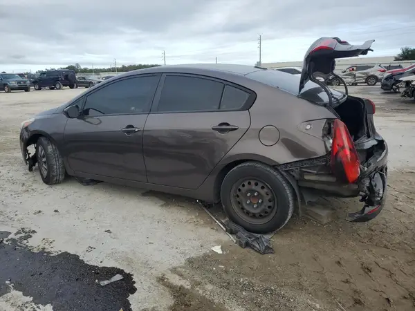 3KPFK4A71HE055910 2017 KIA FORTE - Image 2