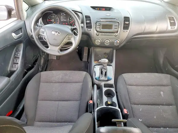 3KPFK4A71HE056698 2017 KIA FORTE - Image 8