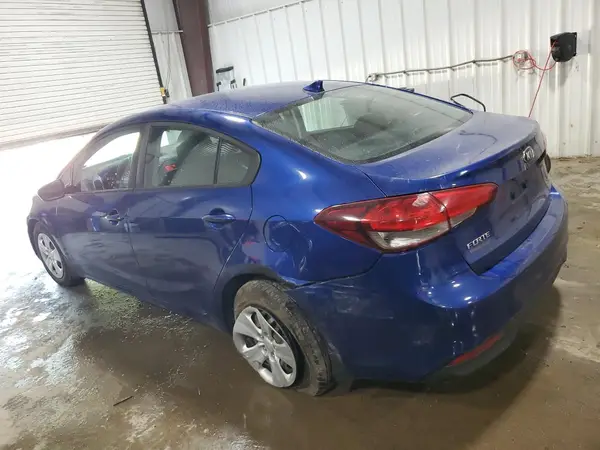 3KPFK4A71HE058001 2017 KIA FORTE - Image 2