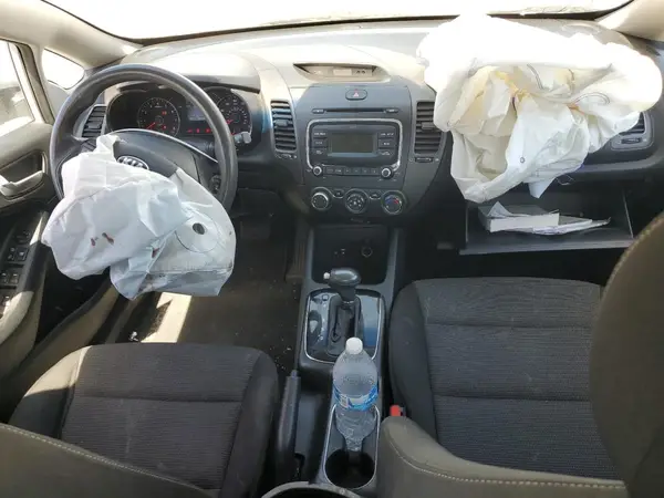 3KPFK4A71HE059794 2017 KIA FORTE - Image 8