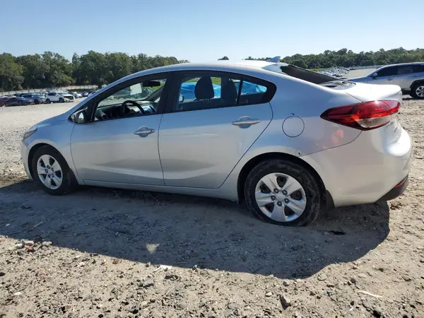 3KPFK4A71HE063618 2017 KIA FORTE - Image 2