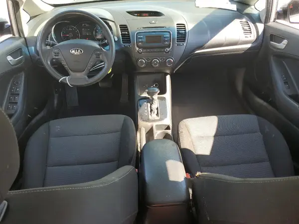 3KPFK4A71HE063618 2017 KIA FORTE - Image 8