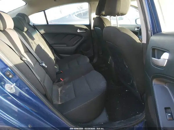 3KPFK4A71HE063750 2017 KIA FORTE - Image 8