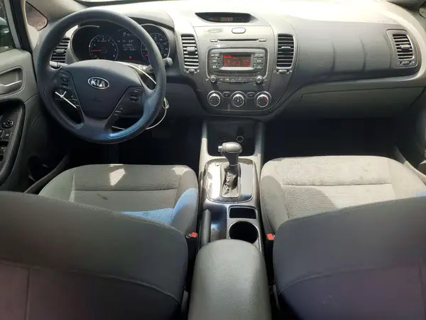 3KPFK4A71HE064140 2017 KIA FORTE - Image 8