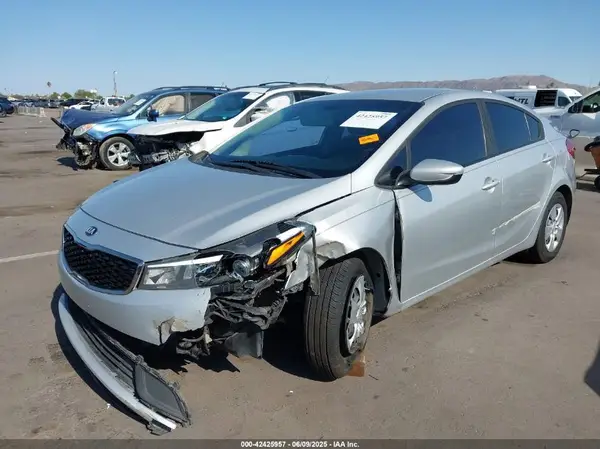 3KPFK4A71HE064591 2017 KIA FORTE - Image 2