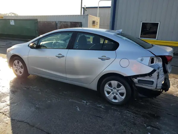 3KPFK4A71HE066020 2017 KIA FORTE - Image 2
