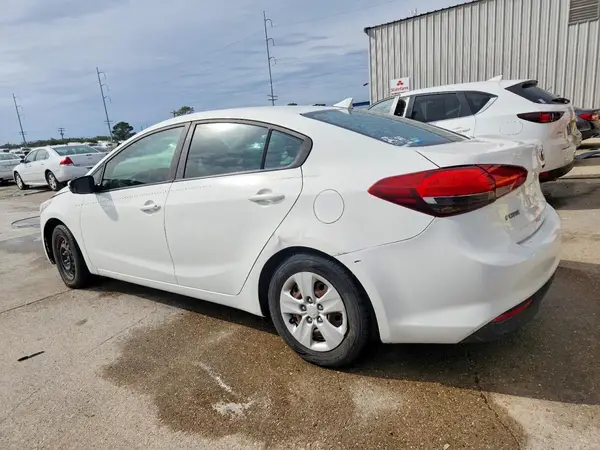 3KPFK4A71HE067426 2017 KIA FORTE - Image 2