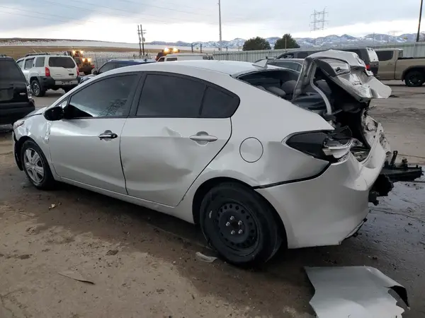 3KPFK4A71HE067698 2017 KIA FORTE - Image 2