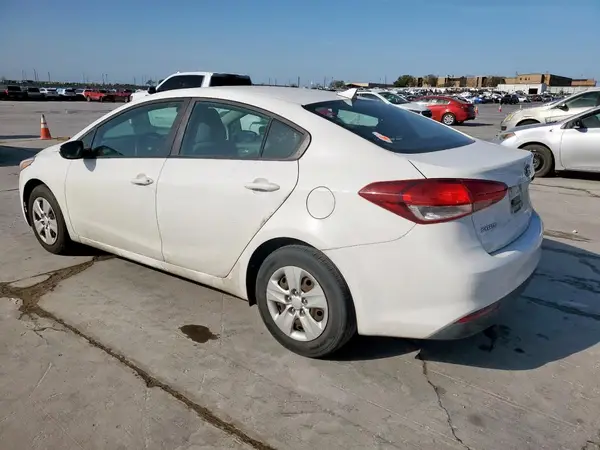 3KPFK4A71HE069001 2017 KIA FORTE - Image 2
