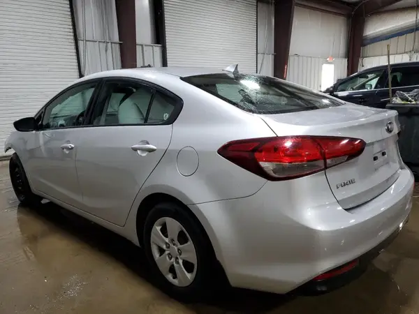3KPFK4A71HE069337 2017 KIA FORTE - Image 2
