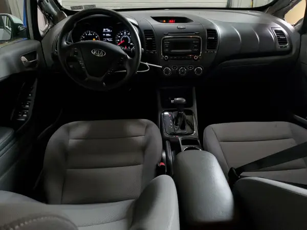 3KPFK4A71HE069337 2017 KIA FORTE - Image 8