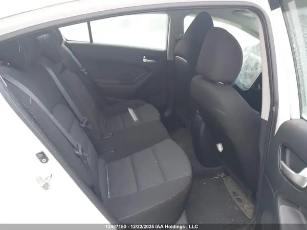 3KPFK4A71HE070326 2017 KIA FORTE - Image 8