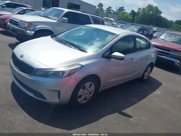 3KPFK4A71HE071489 2017 KIA FORTE - Image 2