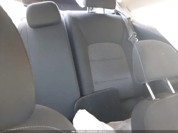3KPFK4A71HE072285 2017 KIA FORTE - Image 8