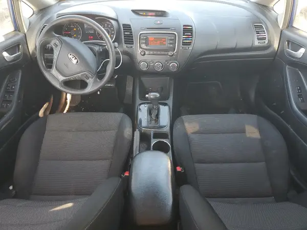 3KPFK4A71HE072951 2017 KIA FORTE - Image 8