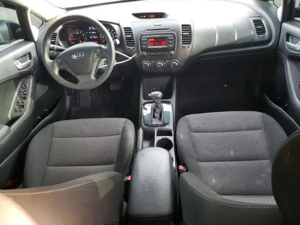 3KPFK4A71HE073484 2017 KIA FORTE - Image 8