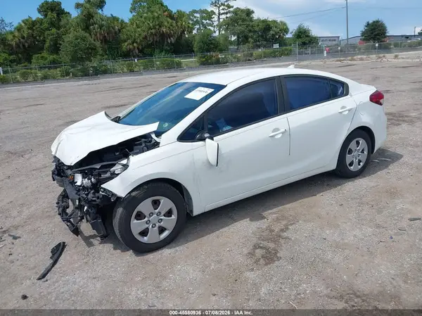 3KPFK4A71HE073565 2017 KIA FORTE - Image 2