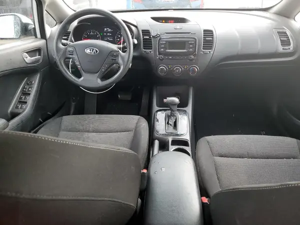 3KPFK4A71HE074246 2017 KIA FORTE - Image 8