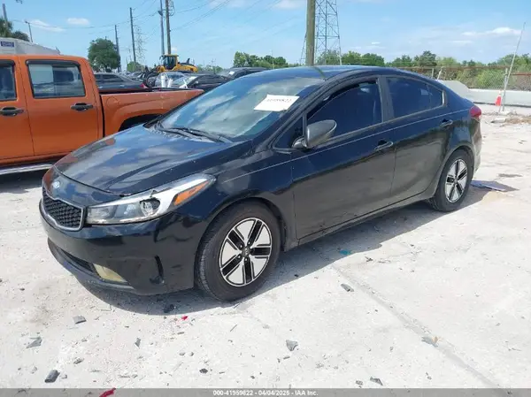 3KPFK4A71HE074408 2017 KIA FORTE - Image 2