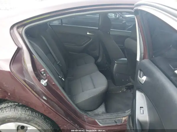 3KPFK4A71HE074859 2017 KIA FORTE - Image 8