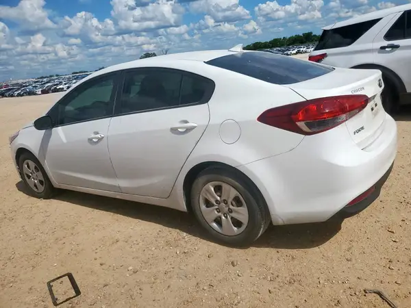 3KPFK4A71HE076451 2017 KIA FORTE - Image 2