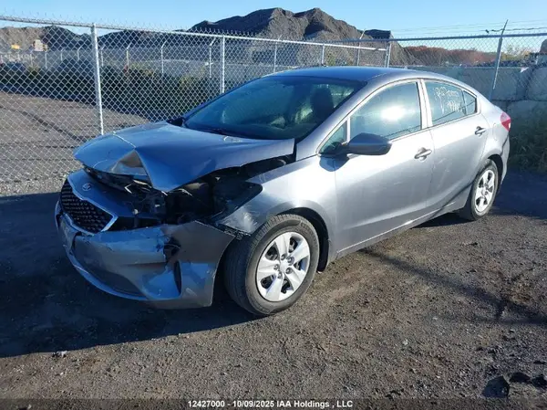 3KPFK4A71HE077745 2017 KIA FORTE - Image 2