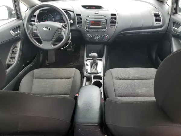 3KPFK4A71HE079656 2017 KIA FORTE - Image 8
