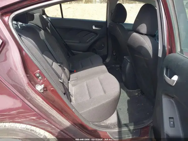 3KPFK4A71HE079883 2017 KIA FORTE - Image 8