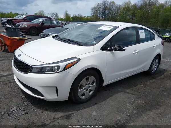 3KPFK4A71HE081312 2017 KIA FORTE - Image 2
