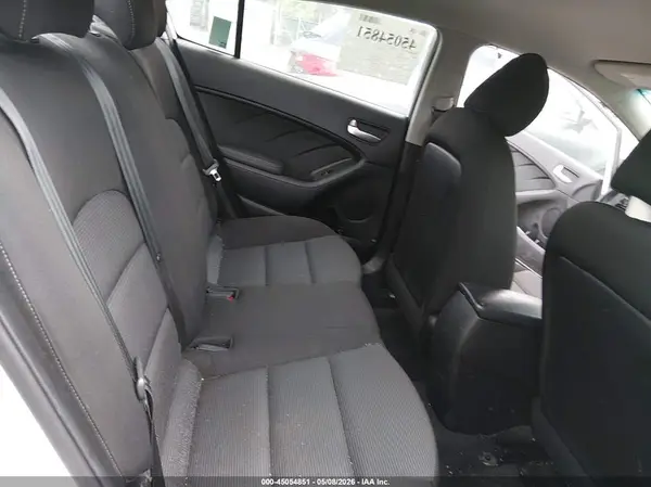 3KPFK4A71HE081312 2017 KIA FORTE - Image 8